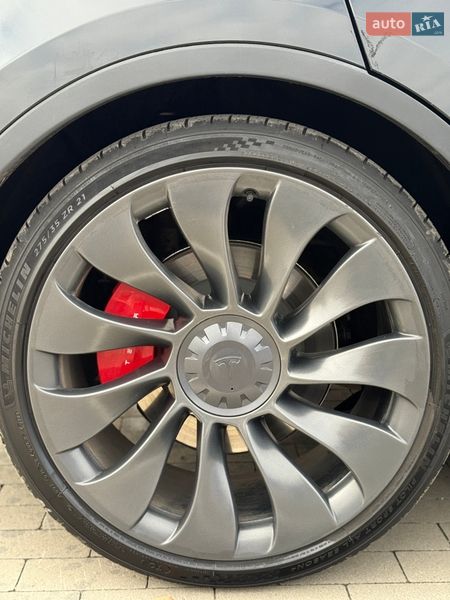 Внедорожник / Кроссовер Tesla Model Y 2023 в Киеве