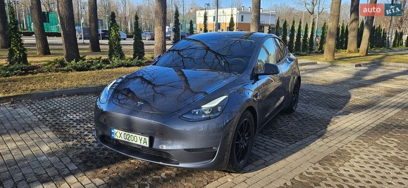 Tesla Model Y 2023