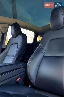 Внедорожник / Кроссовер Tesla Model Y 2020 в Киеве