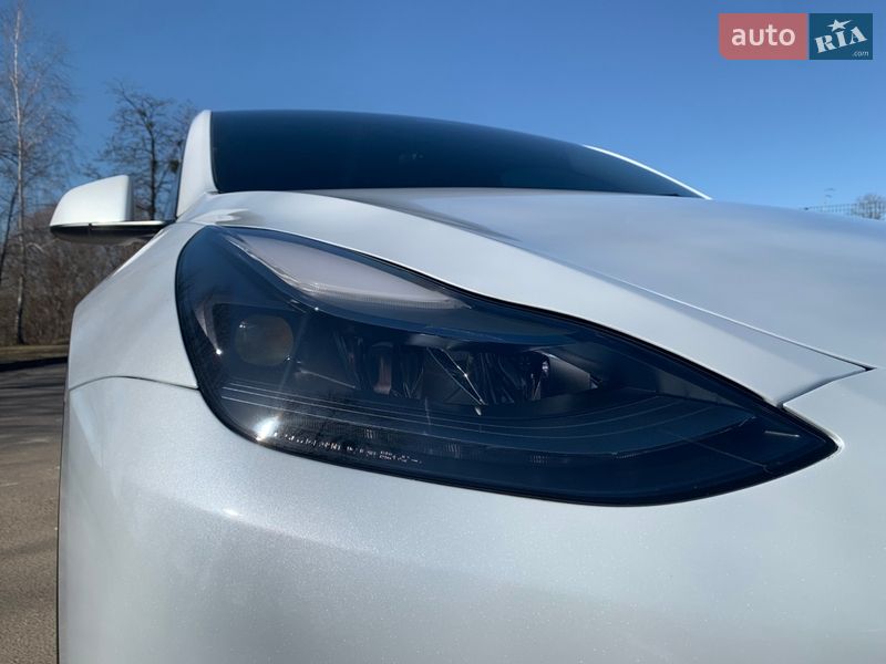 Позашляховик / Кросовер Tesla Model Y 2023 в Києві
