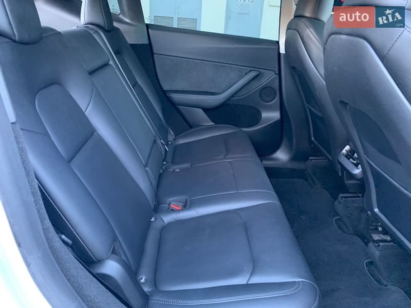 Позашляховик / Кросовер Tesla Model Y 2023 в Києві