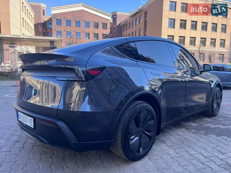 Tesla Model Y 2025 Tesla Model Y 2025