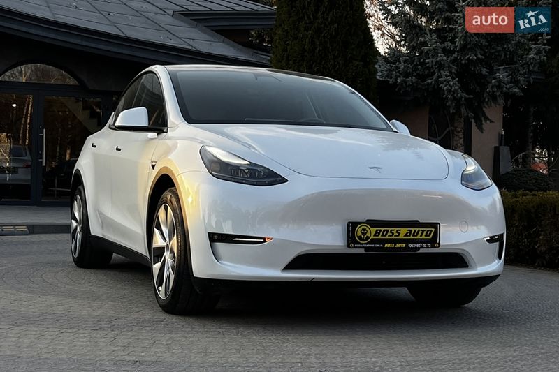 Tesla Model Y 2023