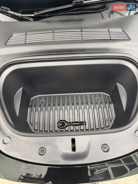 Внедорожник / Кроссовер Tesla Model Y 2024 в Киеве фото 8 Внедорожник / Кроссовер Tesla Model Y 2024 в Киеве