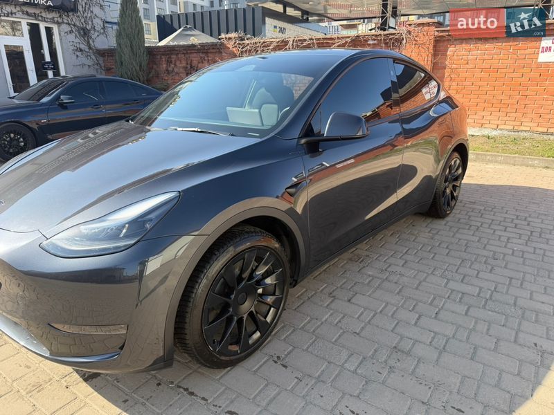 Tesla Model Y 2024 Tesla Model Y 2024
