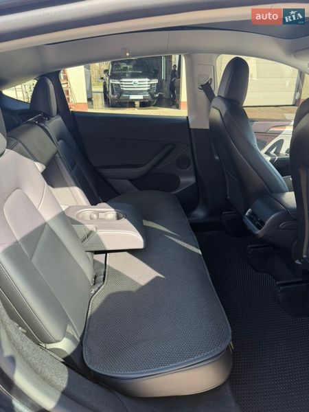 Внедорожник / Кроссовер Tesla Model Y 2024 в Ивано-Франковске