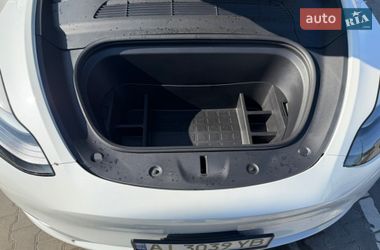 Внедорожник / Кроссовер Tesla Model Y 2024 в Ужгороде