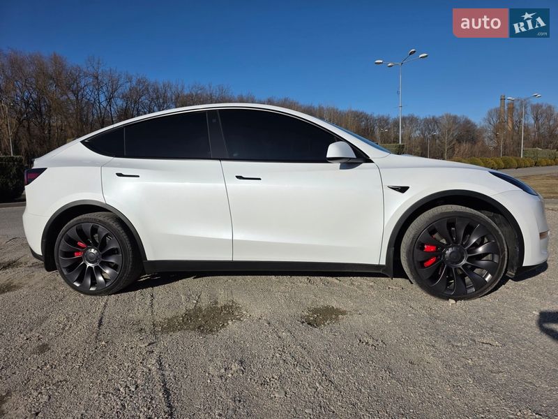 Внедорожник / Кроссовер Tesla Model Y 2023 в Днепре