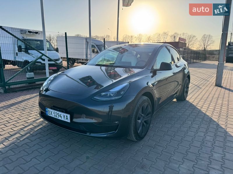 Внедорожник / Кроссовер Tesla Model Y 2024 в Ровно