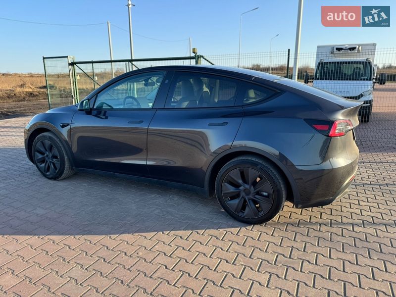 Внедорожник / Кроссовер Tesla Model Y 2024 в Ровно