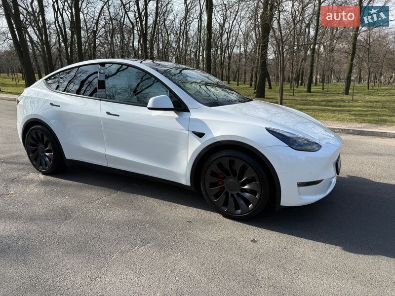 Позашляховик / Кросовер Tesla Model Y 2021 в Одесі фото 3 Позашляховик / Кросовер Tesla Model Y 2021 в Одесі