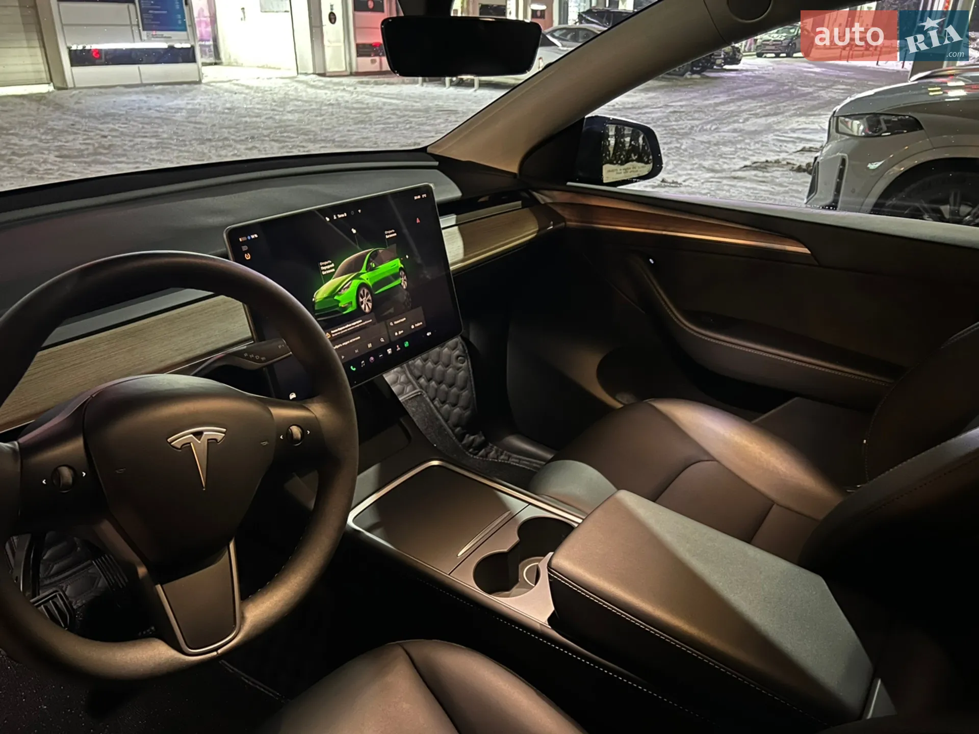 2024 Tesla Model Y - мініатюра 3