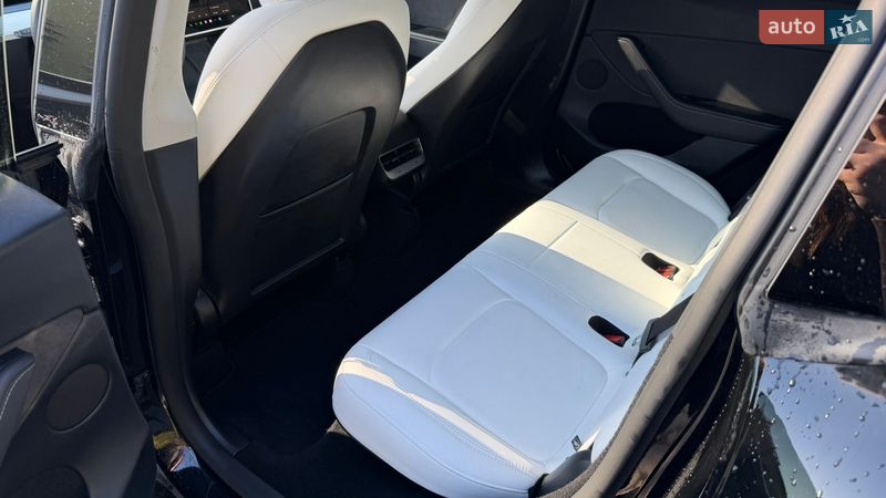 Позашляховик / Кросовер Tesla Model Y 2024 в Тернополі