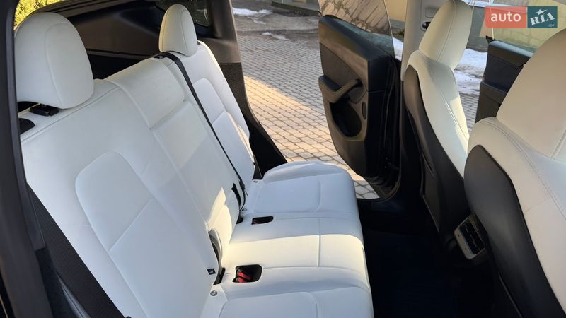Позашляховик / Кросовер Tesla Model Y 2024 в Тернополі