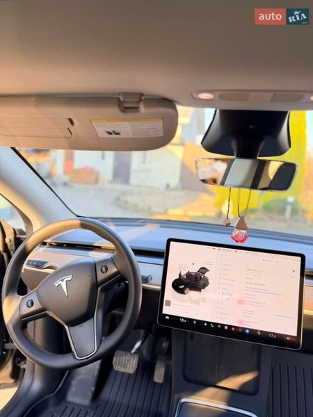 Внедорожник / Кроссовер Tesla Model Y 2023 в Дрогобыче