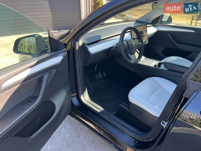 Внедорожник / Кроссовер Tesla Model Y 2022 в Киеве