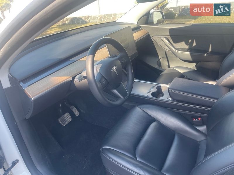 Внедорожник / Кроссовер Tesla Model Y 2022 в Ровно