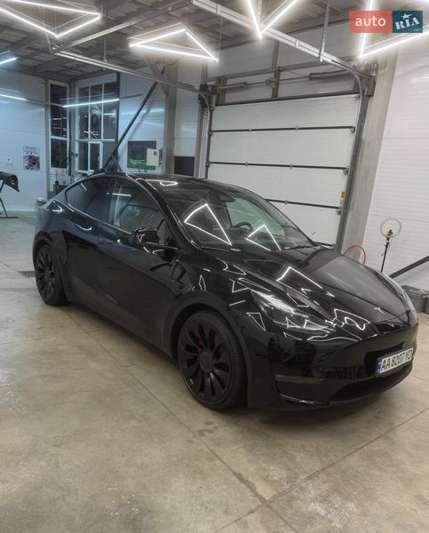 Внедорожник / Кроссовер Tesla Model Y 2024 в Киеве