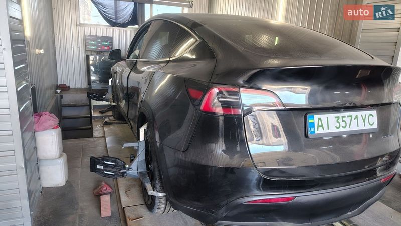 Позашляховик / Кросовер Tesla Model Y 2023 в Білій Церкві