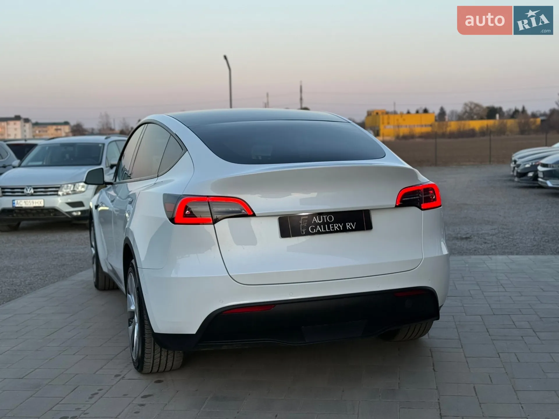 2022 Tesla Model Y - мініатюра 8