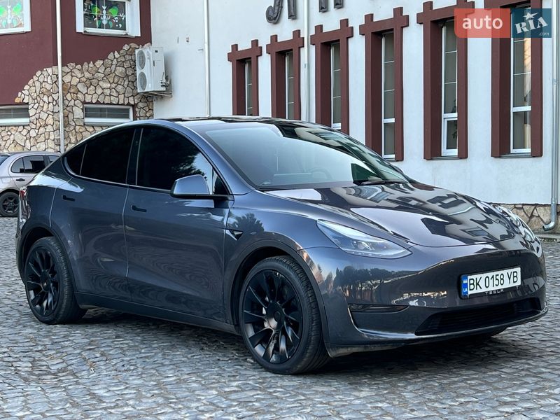 Внедорожник / Кроссовер Tesla Model Y 2023 в Ровно