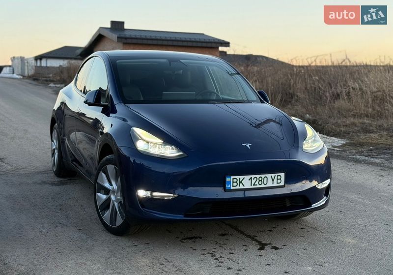 Tesla Model Y 2021