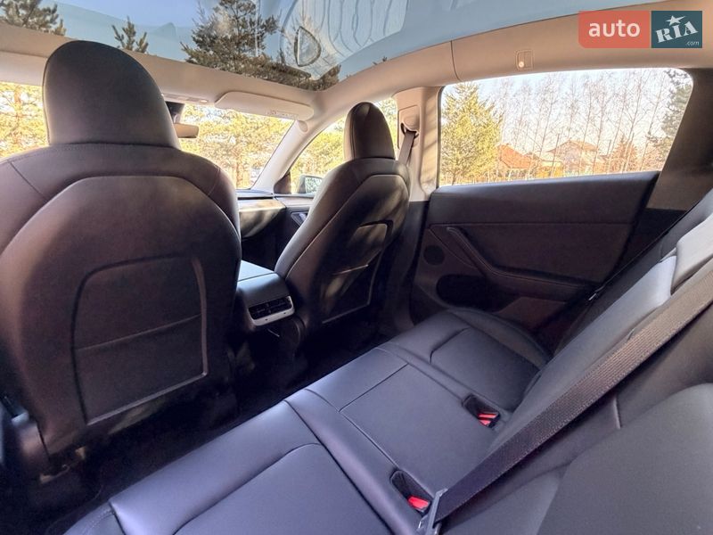 Внедорожник / Кроссовер Tesla Model Y 2024 в Дрогобыче