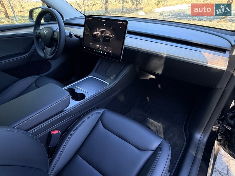 Внедорожник / Кроссовер Tesla Model Y 2024 в Дрогобыче