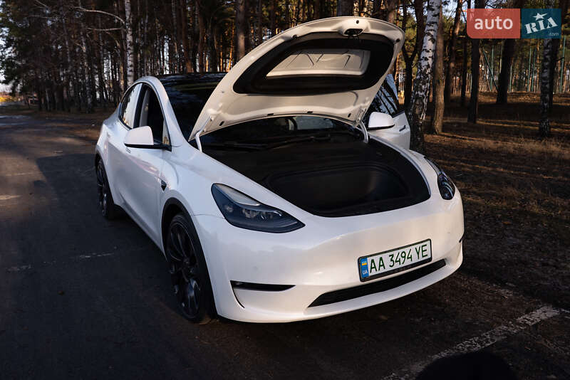 Позашляховик / Кросовер Tesla Model Y 2021 в Києві