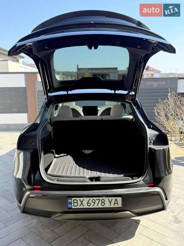 Позашляховик / Кросовер Tesla Model Y 2025 в Хмельницькому