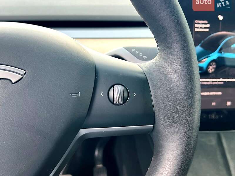 Внедорожник / Кроссовер Tesla Model Y 2023 в Киеве