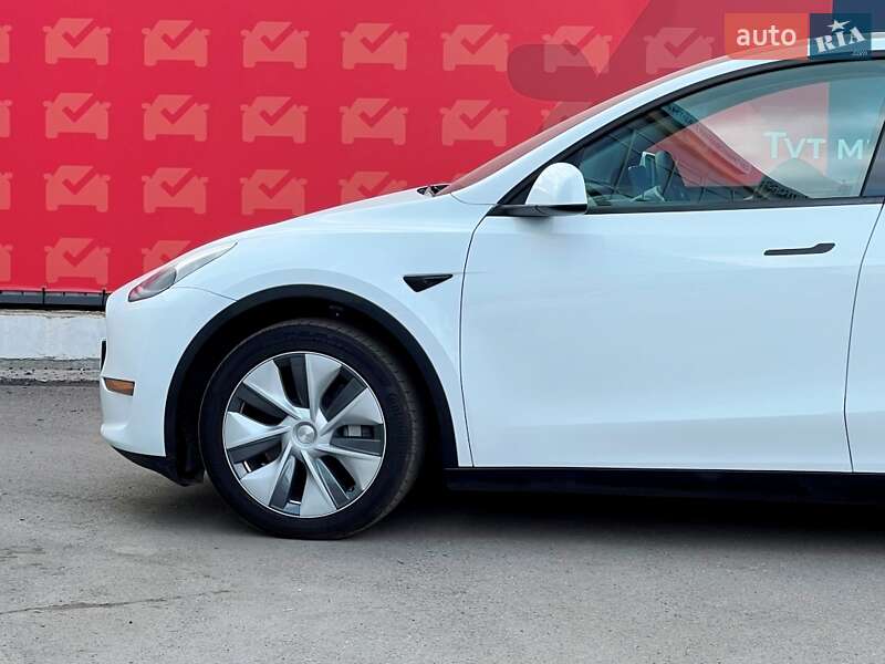 Внедорожник / Кроссовер Tesla Model Y 2023 в Киеве