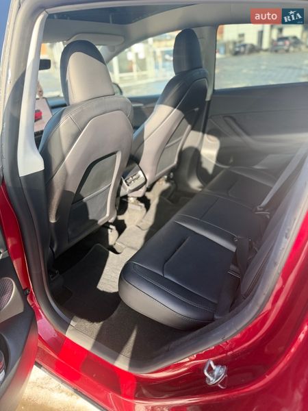Позашляховик / Кросовер Tesla Model Y 2024 в Полтаві