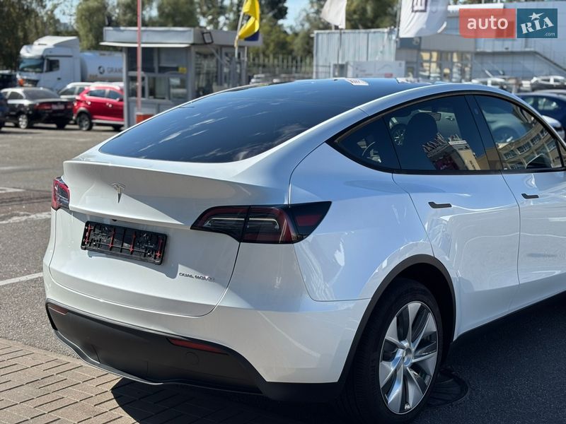 Внедорожник / Кроссовер Tesla Model Y 2023 в Киеве