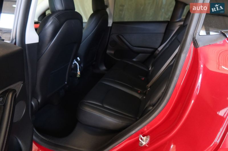 Внедорожник / Кроссовер Tesla Model Y 2021 в Ивано-Франковске