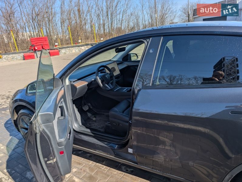 Позашляховик / Кросовер Tesla Model Y 2024 в Смілі