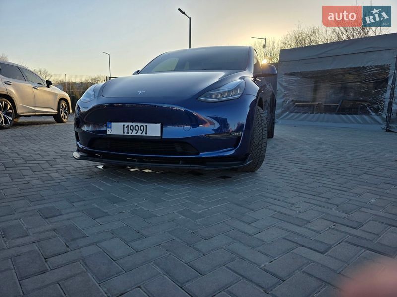Внедорожник / Кроссовер Tesla Model Y 2023 в Полтаве