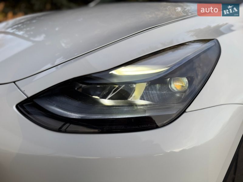 Позашляховик / Кросовер Tesla Model Y 2021 в Кривому Розі