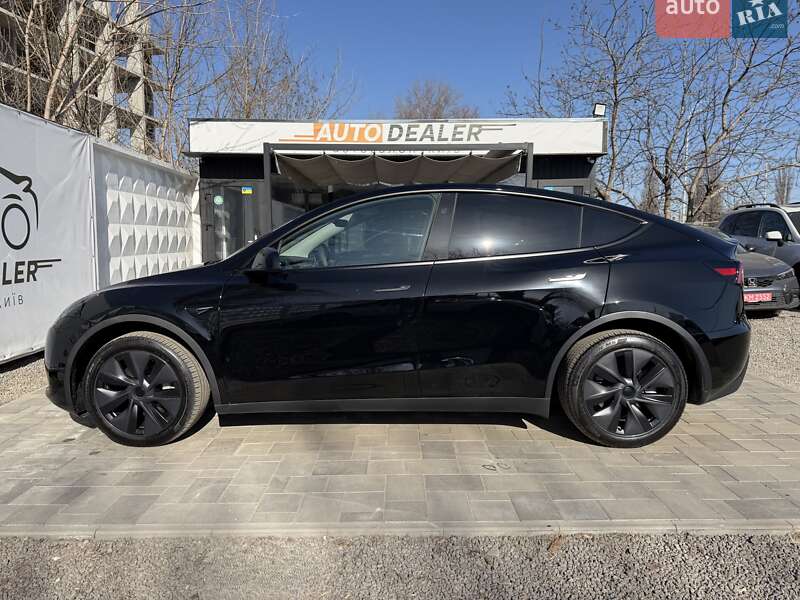 Позашляховик / Кросовер Tesla Model Y 2024 в Києві