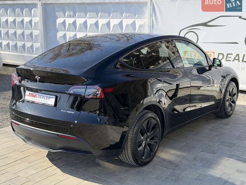 Позашляховик / Кросовер Tesla Model Y 2024 в Києві