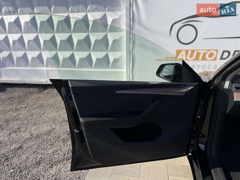 Позашляховик / Кросовер Tesla Model Y 2024 в Києві