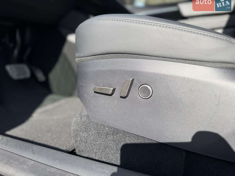 Позашляховик / Кросовер Tesla Model Y 2024 в Києві