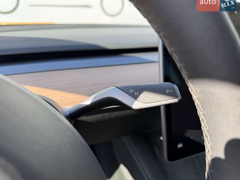 Позашляховик / Кросовер Tesla Model Y 2024 в Києві