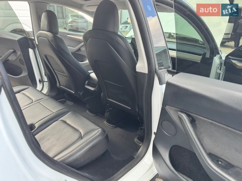 Внедорожник / Кроссовер Tesla Model Y 2022 в Луцке