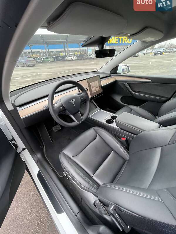 Позашляховик / Кросовер Tesla Model Y 2023 в Києві фото 16 Позашляховик / Кросовер Tesla Model Y 2023 в Києві