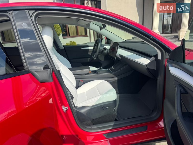 Внедорожник / Кроссовер Tesla Model Y 2023 в Стрые