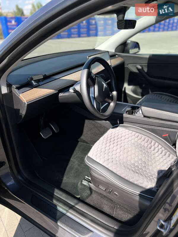 Внедорожник / Кроссовер Tesla Model Y 2021 в Виннице