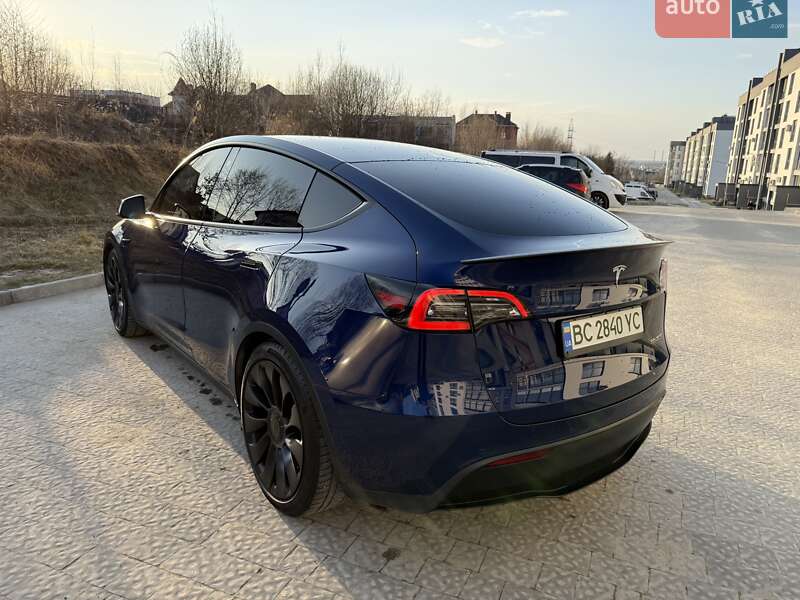 Tesla Model Y 2021
