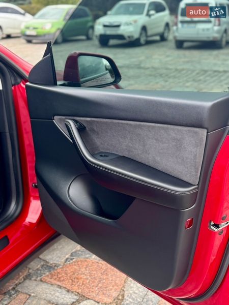 Внедорожник / Кроссовер Tesla Model Y 2021 в Кременчуге
