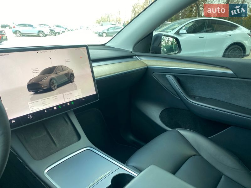 Внедорожник / Кроссовер Tesla Model Y 2023 в Киеве